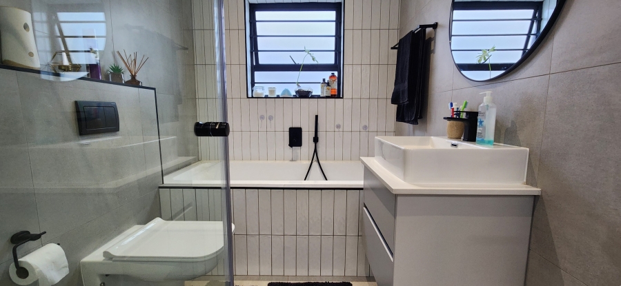 To Let 2 Bedroom Property for Rent in Parklands North Western Cape